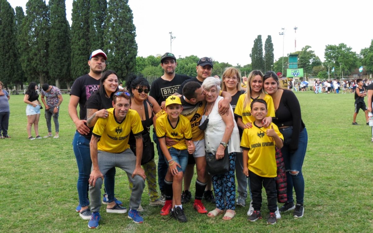 Eze Escudero: trato de inculcarles a mis hijos los valores que aprendí del rugby